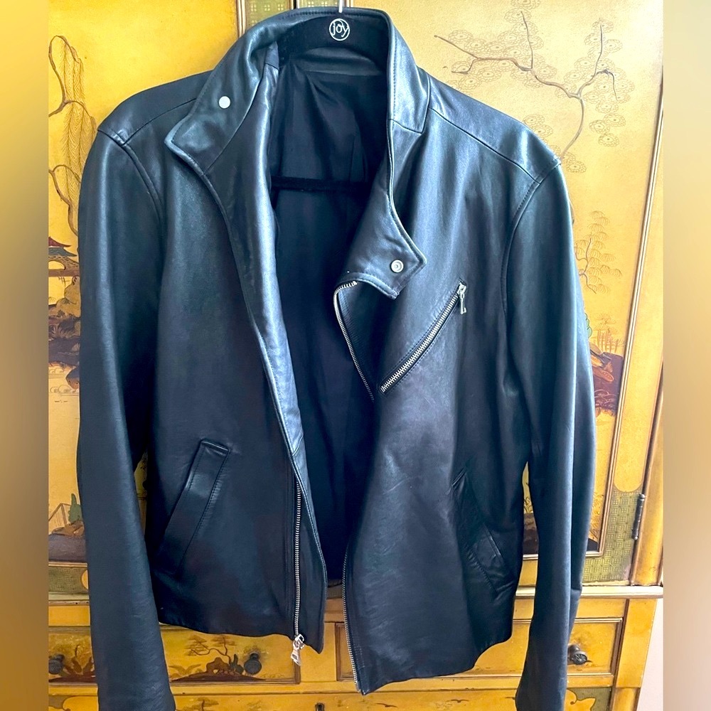 NEW VINCE Men’s Classic Black Leather Jacket Buttery Asymmetrical Moto Biker M - Picture 3 of 7